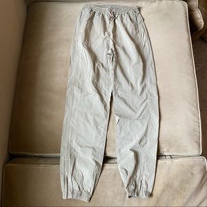 Lululemon Track Pants/Joggers - Size 2, Beige